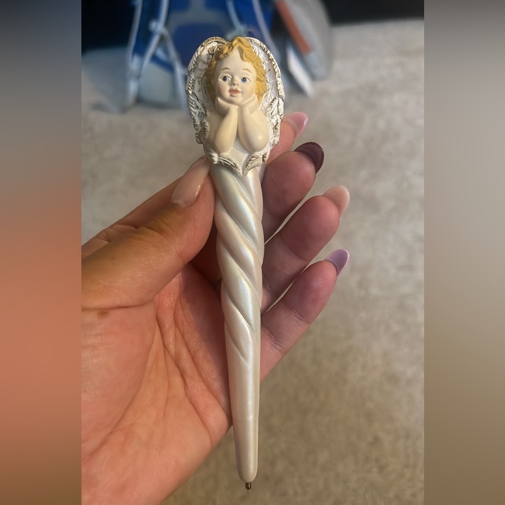 Angel pen